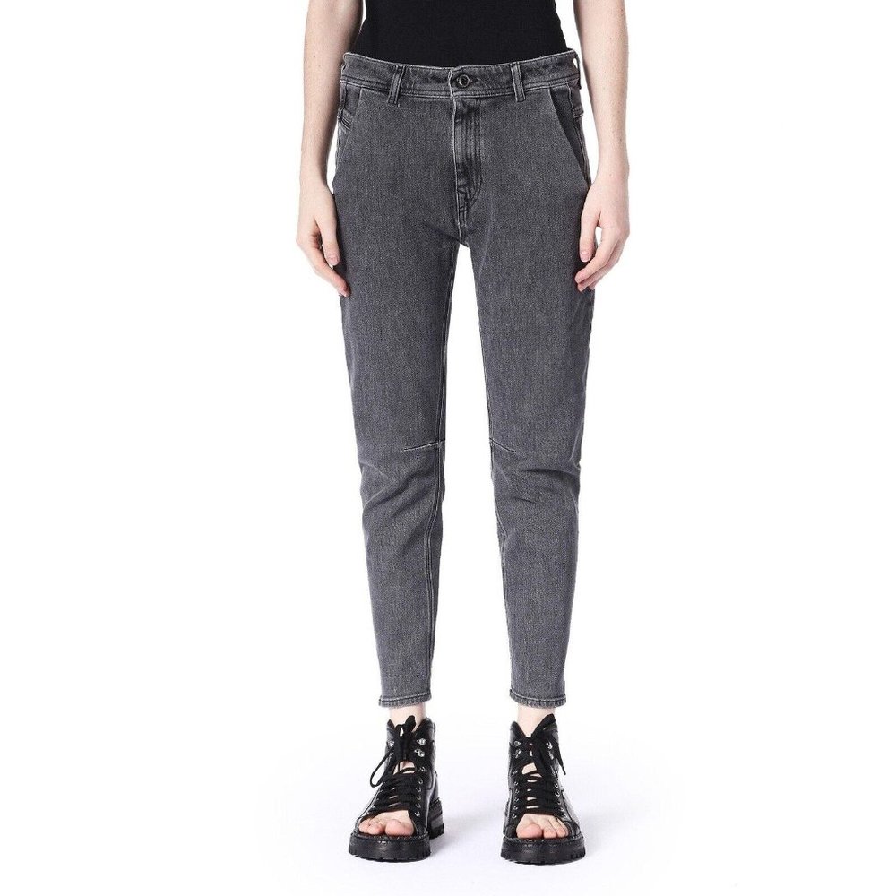 $275 Diesel Women’s Black Gold Type-1747 Carrot Fit Crop Jeans Size 28